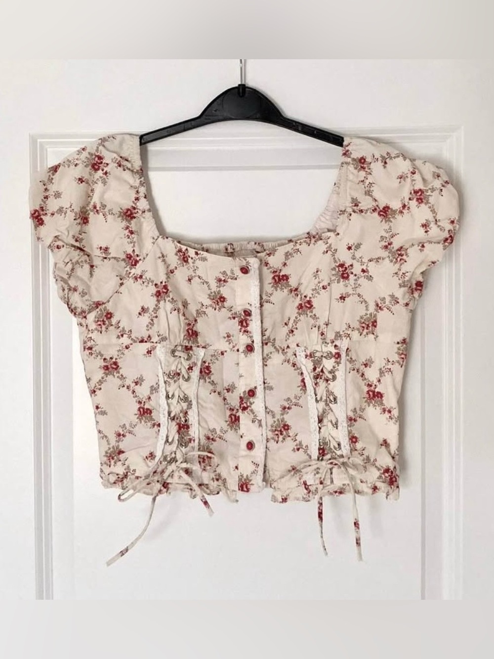 Gorgeous floral button-up milkmaid top